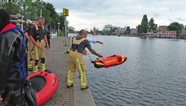 SEABOB-SEABOB-Rescue-powerful-waterjet-for-rescue-on-and-under-water