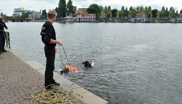 SEABOB-SEABOB-Rescue-powerful-waterjet-for-rescue-on-and-under-water