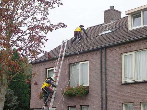 HONORoof-Safety-system-Temporary-fall-protection-roofline-system-fall-protection-safe-work-roofs-fire-brigade
