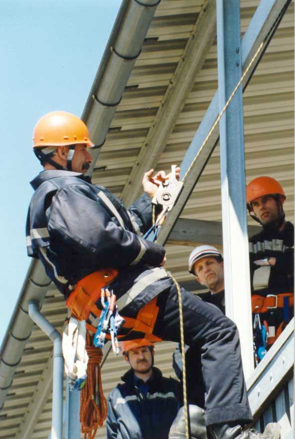 RG-200-Descent-and-Evacuation-System-Disaster-Response