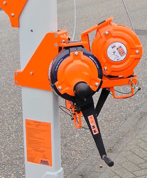 TwinSleeve®-Davit-combination-fall-arrest-device-with-winch