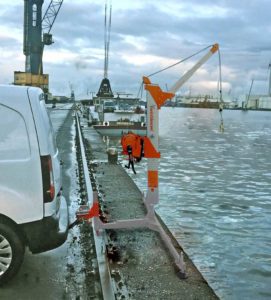 TwinSleeve®-Davit-on-quay-on-trailer-hitch-anchor-point